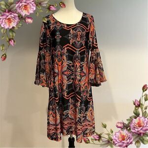 Bohemian style a-line loose fit scoop neck long bell sleeves knee length dress